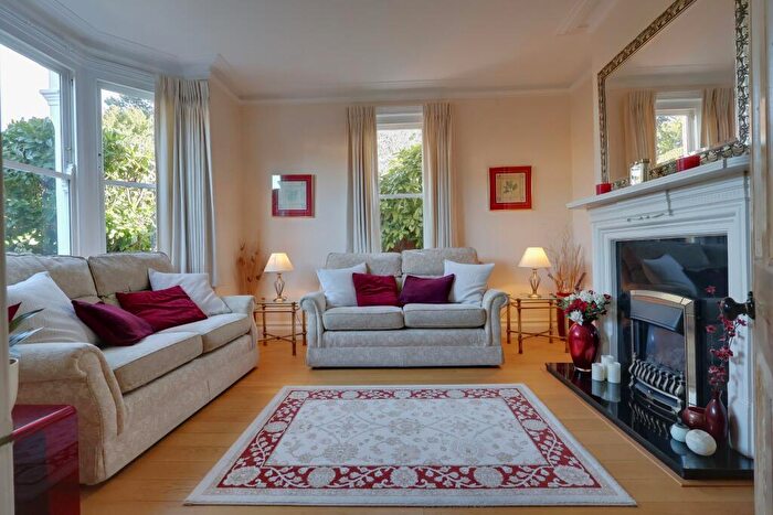 4 Bedroom Detached House For Sale In First Avenue, Denvilles, Havant, PO9