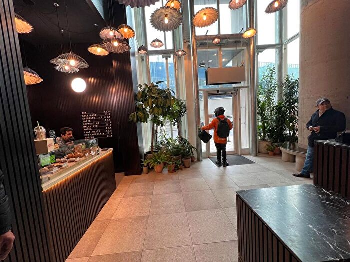 2 Bedroom Flat For Sale In Portal Way, London, W3