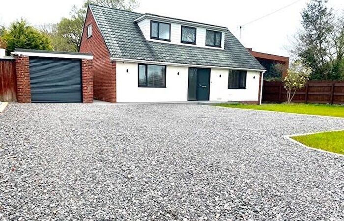 4 Bedroom Chalet For Sale In Stoneham, Southampton, SO16