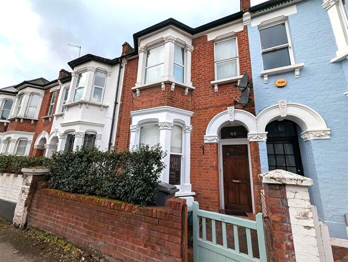 1 Bedroom Flat To Rent In Lechmere Road, Willesden, NW2