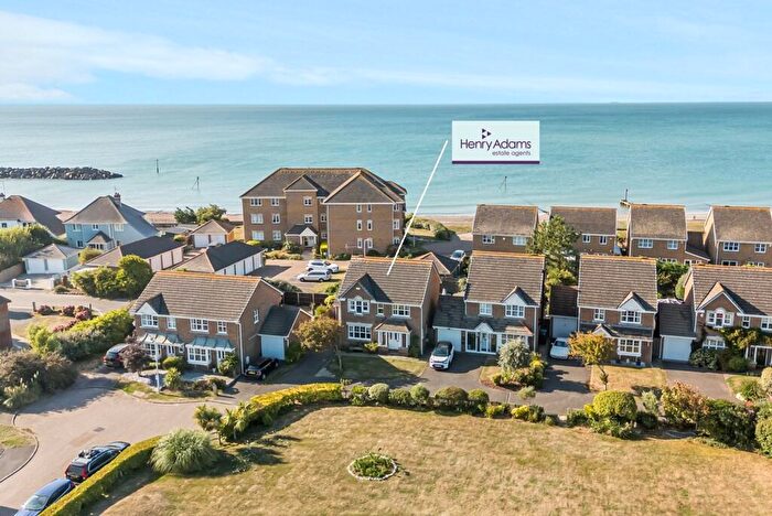 4 Bedroom Detached House For Sale In Norman Way, Middleton-On-Sea, PO22