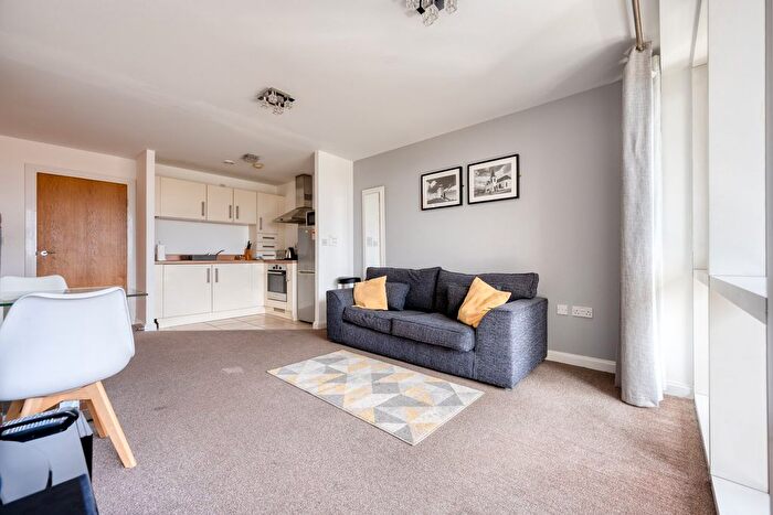 Studio To Rent In Heol Glan Rheidol, Cardiff, CF10