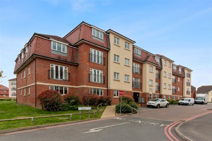 2 Bedroom Flat To Rent In Schoolgate Drive, Morden, SM4