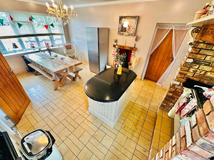 4 Bedroom Detached House For Sale In Brick Kiln Lane, Gornal Wood, DY3