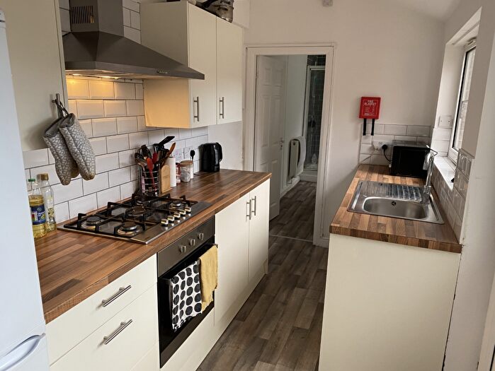 5 Bedroom Terraced House To Rent In Modern Bed Terraced House // Jul, LN5