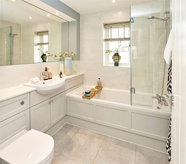 4 Bedroom Detached House For Sale In The Brooks, Burghfield Common, Reading, Berkshire, RG7