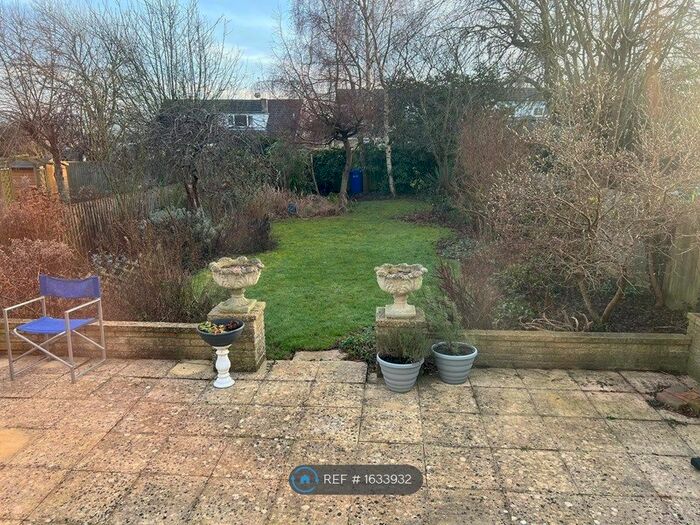 3 Bedroom Semi-Detached House To Rent In Freemans Road, Bodicote, OX15