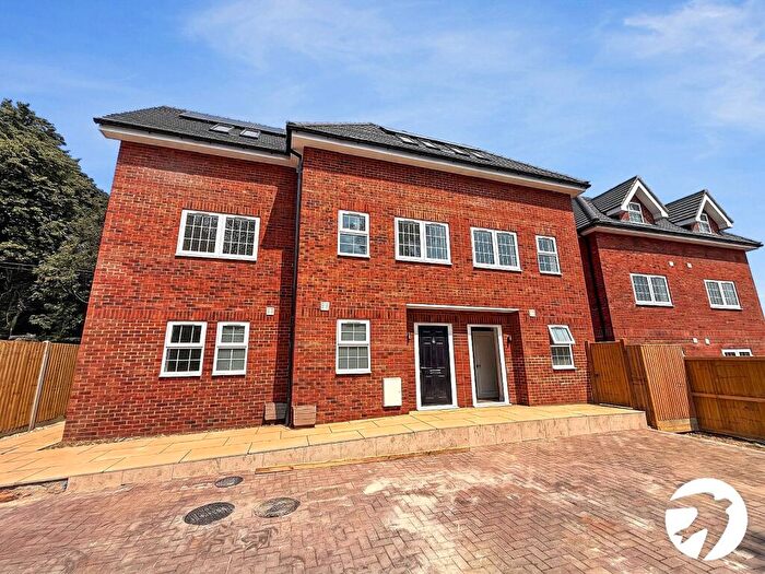 3 Bedroom Semi Detached House To Rent In Eaglesfield Road, London, SE18