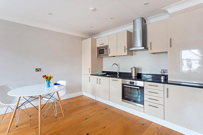 1 Bedroom Flat For Sale In Frances Road, Windsor, SL4