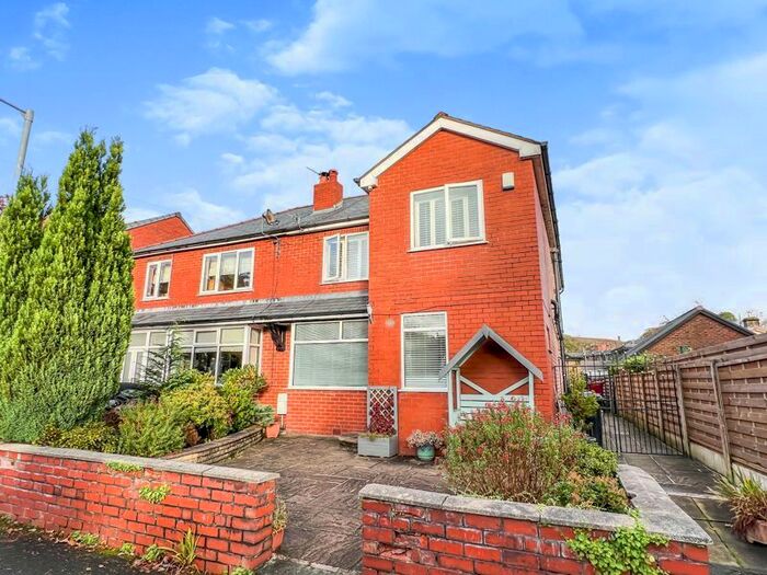 3 Bedroom Semi-Detached House For Sale In Delph Avenue, Egerton, Bolton, BL7