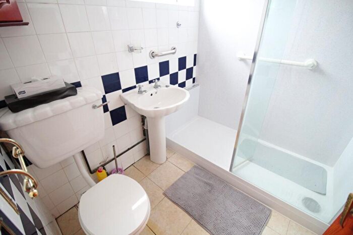 2 Bedroom Bungalow For Sale In Tresillian Road, Exhall, Coventry, Warwickshire, CV7