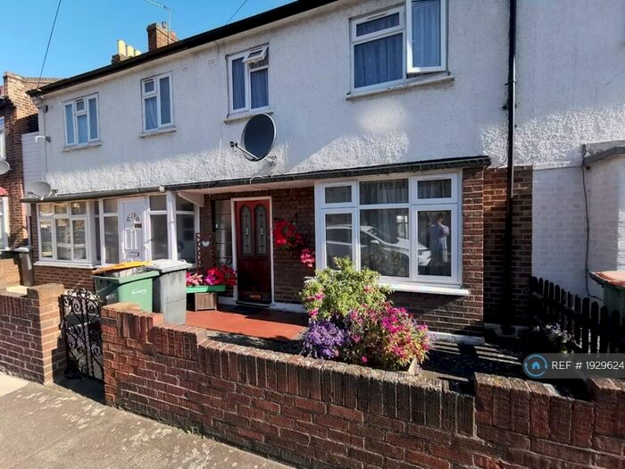 3 Bedroom Terraced House To Rent In Grange Road, London, E13