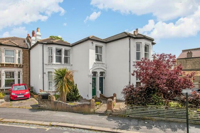 2 Bedroom Apartment To Rent In Radford Road, SE13