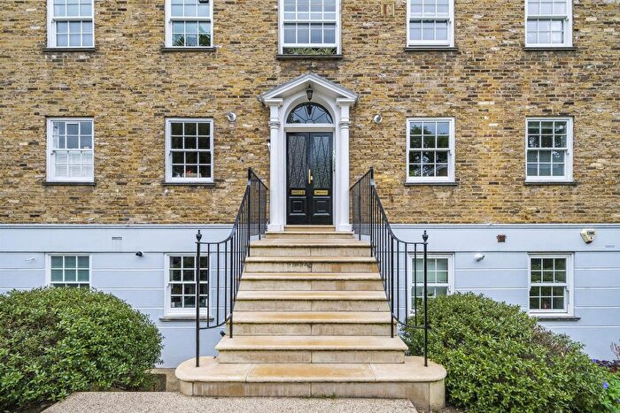 2 Bedroom Flat To Rent In John Spencer Square, London, N1