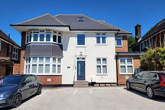 3 Bedroom Flat To Rent In Torcroft, Holders Hill Road, Hendon, NW4
