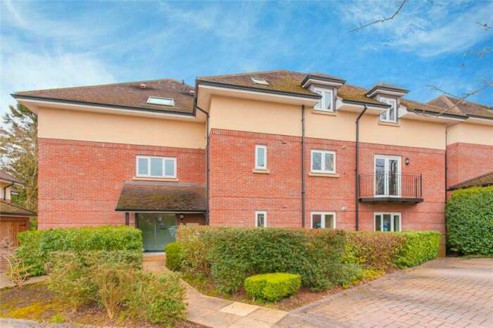 2 Bedroom Apartment To Rent In Upper Meadow, Headington, OX3