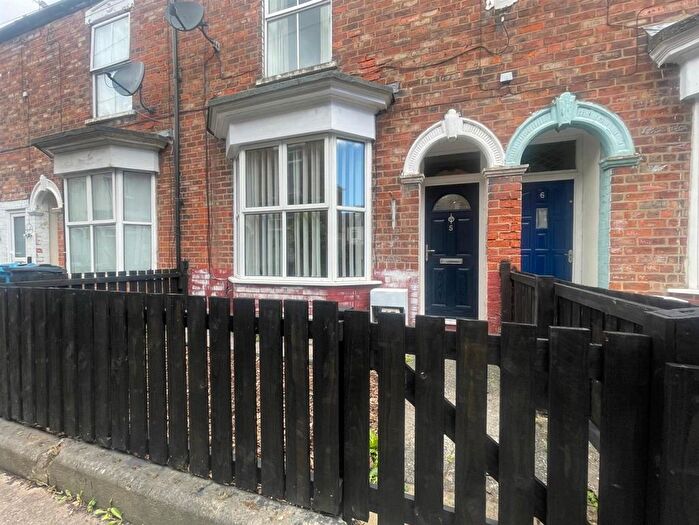 2 Bedroom Terraced House To Rent In Clifton Gardens, St. Georges Road, Hull, HU3