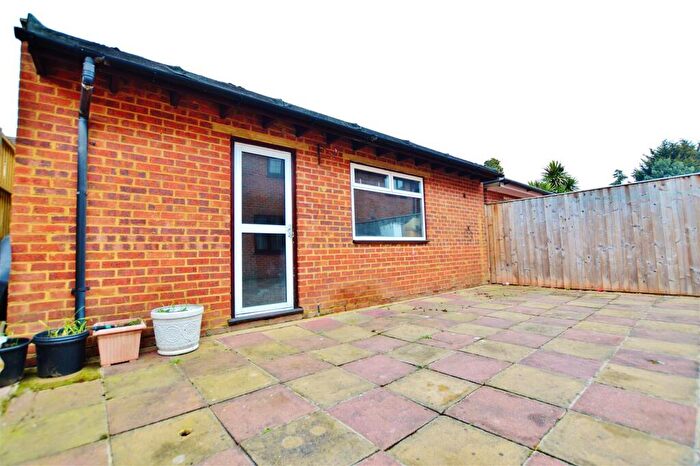 4 Bedroom Semi-Detached House To Rent In Broad Oak, Slough, SL2