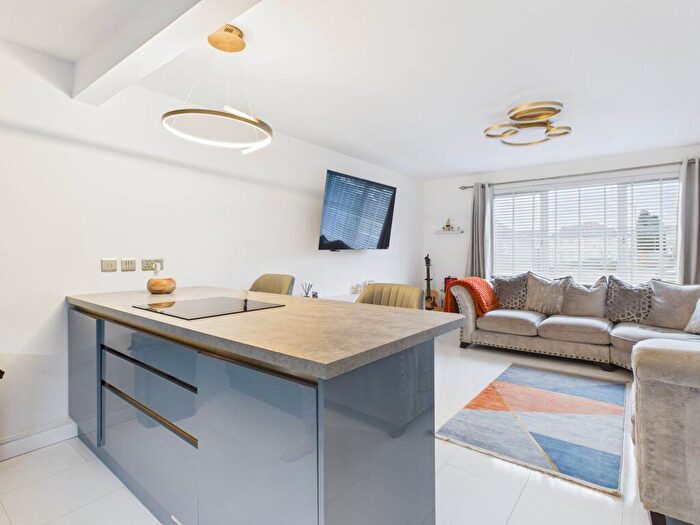 2 Bedroom Flat For Sale In Burnbrae Road, Blantyre, Glasgow, G72