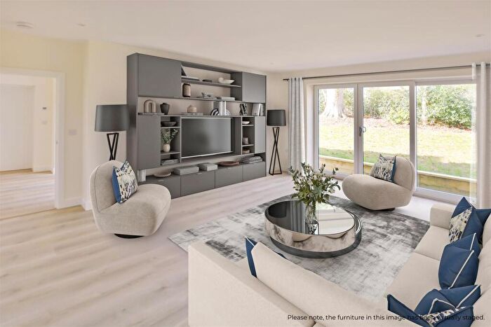 4 Bedroom Detached House For Sale In North Leigh Lane, Wimborne, BH21