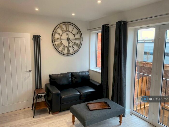 1 Bedroom Flat To Rent In Overstone Road, Northampton, NN1