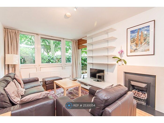 2 Bedroom Flat To Rent In Widnes House, London, N7