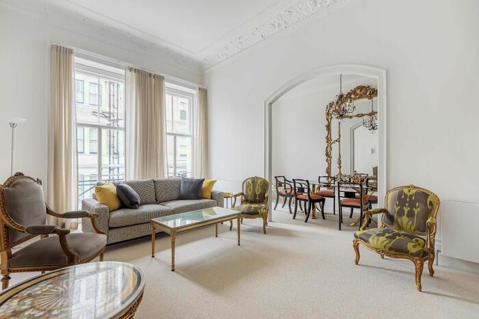 2 Bedroom Flat To Rent In Ennismore Gardens, Knightsbridge, SW7