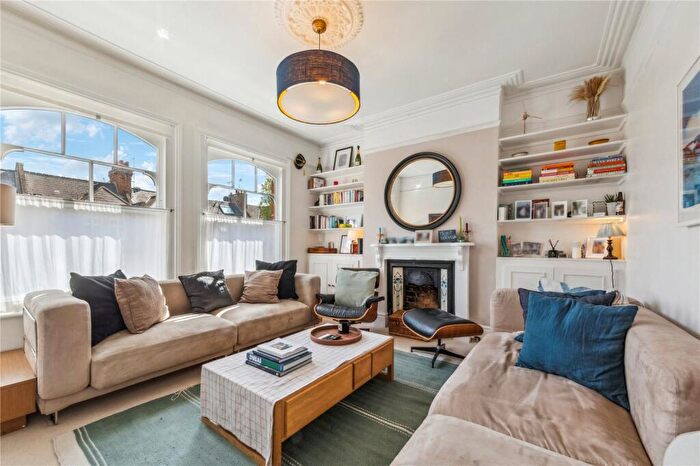 2 Bedroom Apartment To Rent In Cambridge Road, SW11