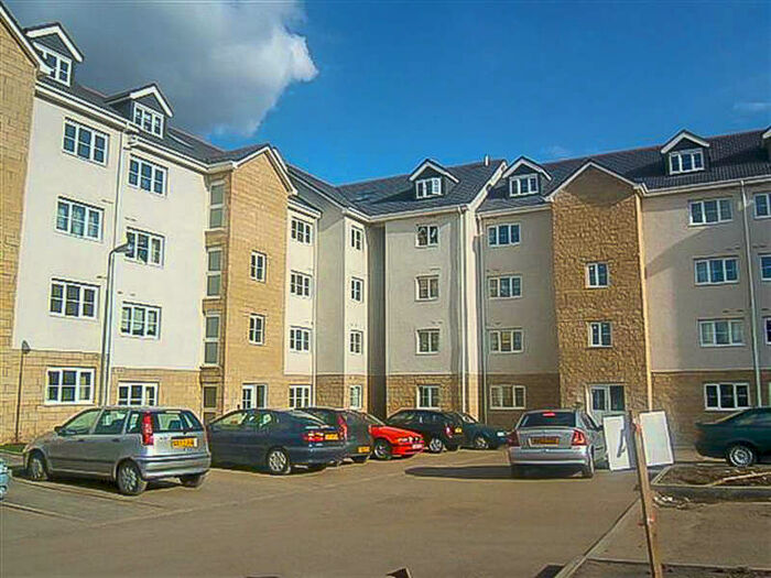 2 Bedroom Flat To Rent In Queens Crescent, Eliburn, Livingston, West Lothian, EH54