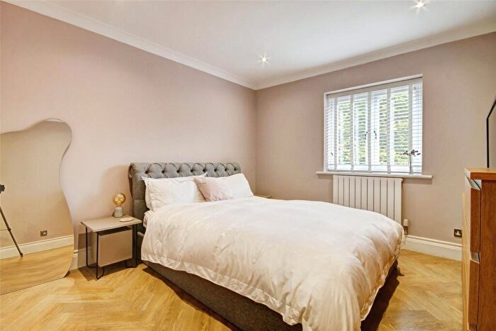 2 Bedroom Flat For Sale In Lowes Wynd, Nevilles Cross, Durham, DH1