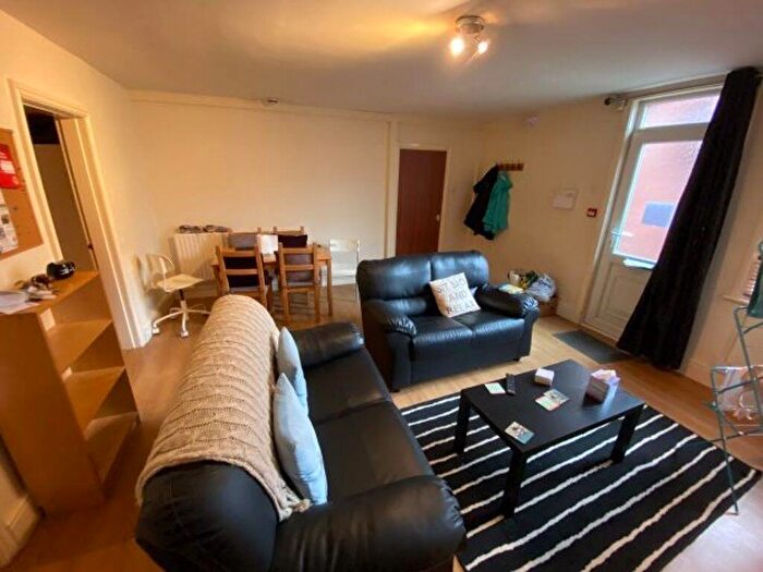 3 Bedroom House To Rent In Royal Park Terrace, Leeds, LS6