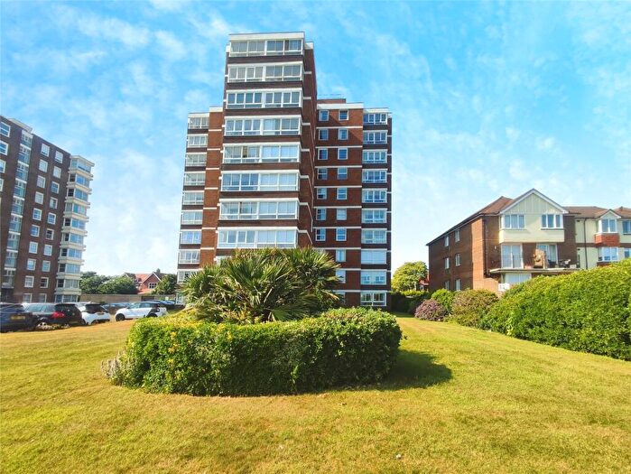 2 Bedroom Apartment For Sale In West Parade, Worthing, West Sussex, BN11