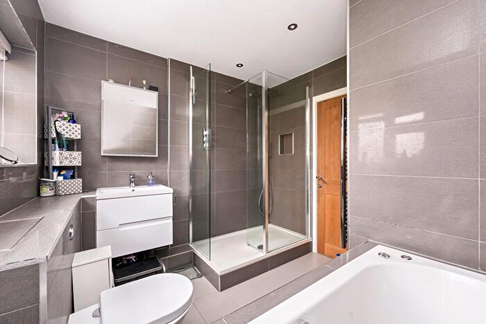 3 Bedroom Flat For Sale In Dyke Road Avenue, Hove, BN3