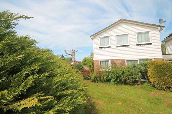 4 Bedroom Detached House For Sale In Liss, GU33