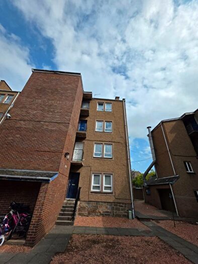 2 Bedroom Flat To Rent In Albert Street, Dundee, DD4