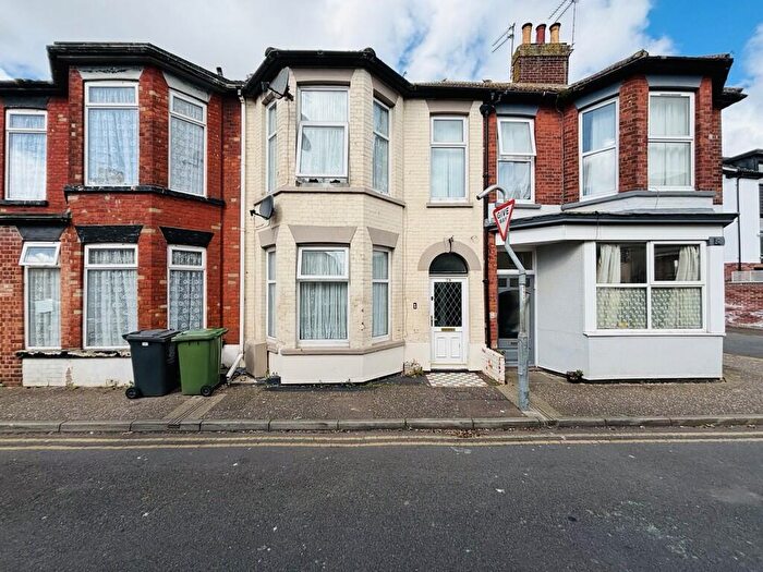 3 Bedroom Terraced House For Sale In Saxon Road, Great Yarmouth, NR30
