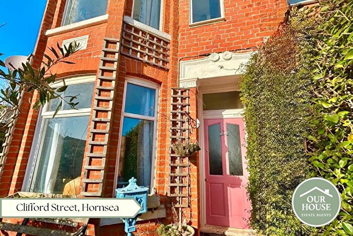 3 Bedroom Terraced House For Sale In Clifford Street, Hornsea, HU18