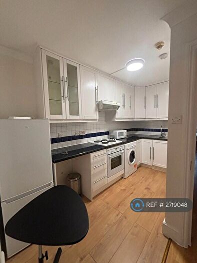 2 Bedroom Flat To Rent In Drummond Street, London, NW1