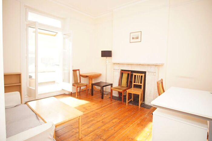 2 Bedroom Flat To Rent In Stanwick Road, London, W14