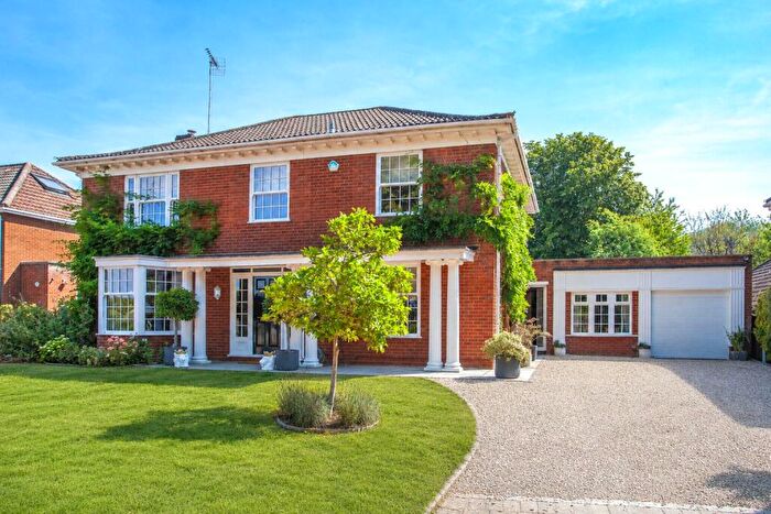5 Bedroom Detached House For Sale In Dark Lane, Wargrave, Berkshire, RG10