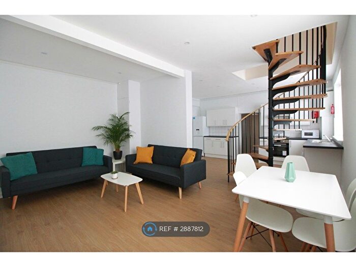 5 Bedroom Terraced House To Rent In Camden Mews, London, NW1