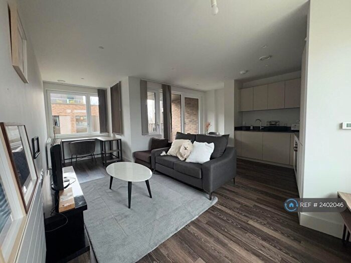1 Bedroom Flat To Rent In Moulding Lane, London, SE14