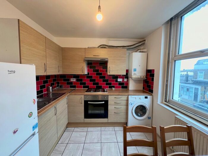 2 Bedroom Flat To Rent In Amersham Road, SE14