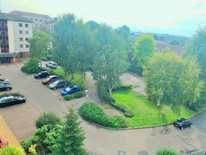 1 Bedroom Flat To Rent In Eleanor Way, Waltham Cross, EN8