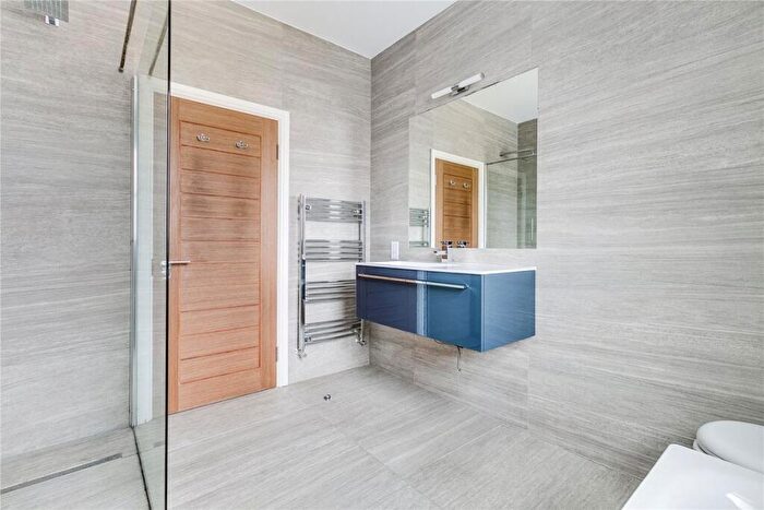 2 Bedroom Flat To Rent In Willesden Lane, Queens Park, NW6