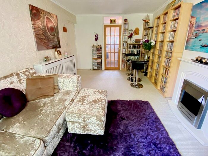 1 Bedroom Flat To Rent In Neal Court, Waltham Abbey, EN9