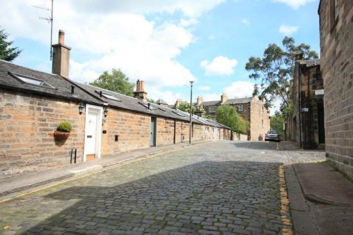 1 Bedroom Mews To Rent In Carlton Terrace Mews, Calton Hill, Edinburgh, EH7