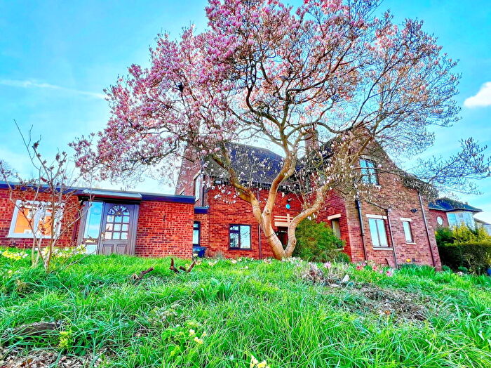 4 Bedroom Detached House For Sale In North Street, Daventry, NN11