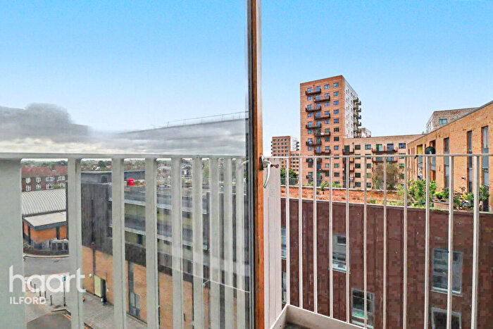 1 Bedroom Apartment To Rent In Axe Street, Barking, IG11