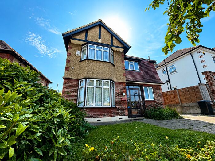 3 Bedroom Detached House For Sale In Downs Hill, Beckenham, BR3